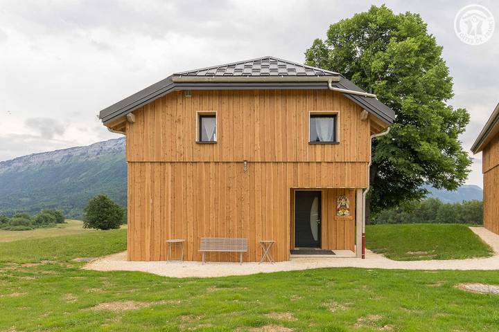 Chalet pour 6 personnes, avec terrasse et jacuzzi à Les Déserts - 2