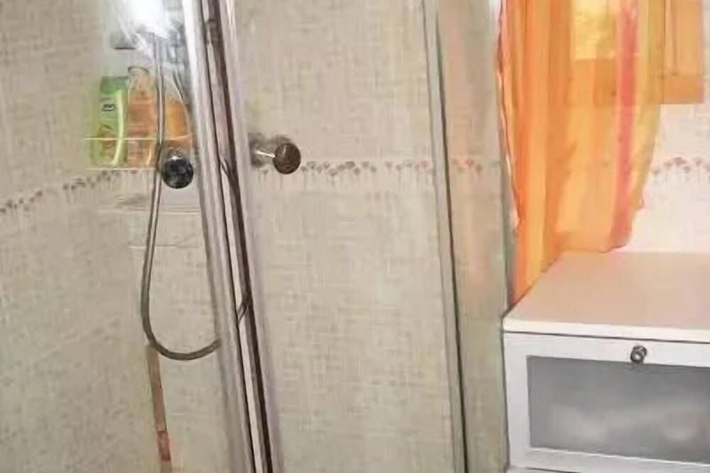 A 50 m de la mer, accès en face de la maison in La Seyne-sur-Mer, Région de Toulon