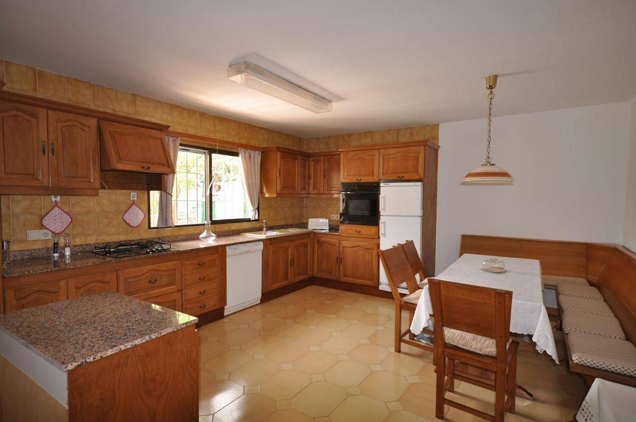 Superior Villa in El Arenal, Palma