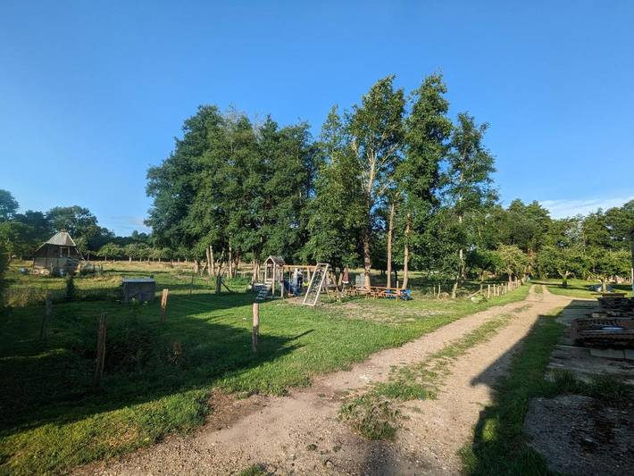 Camping pour 4 personnes, avec Terrasse ainsi que Jardin et Vue