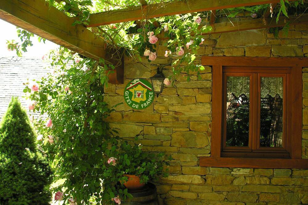 Charmantes Berghaus mit herrlichem Blick auf den Mont Valier in Oust, Parc naturel régional des Pyrénées ariégeoises