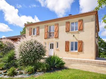 Gîte pour 11 personnes, avec piscine et jardin, animaux acceptés à Bassoues
