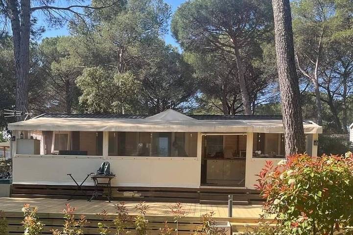 Camping pour 8 personnes à Puget-sur-Argens