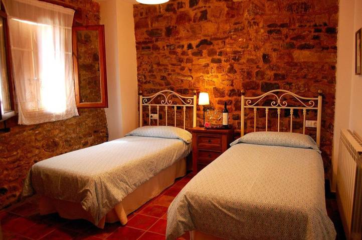 Casa rural para 2 personas, con jardín en Aragón - 2