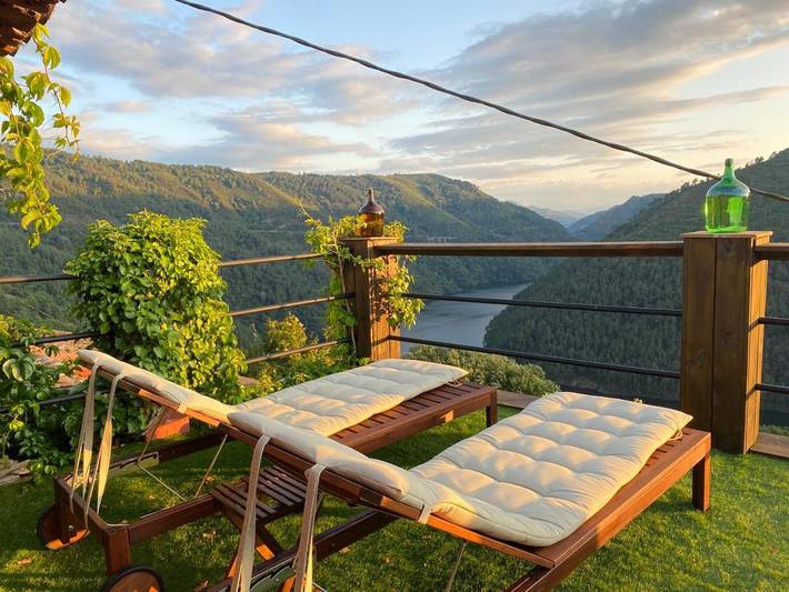 Casa rural para 6 personas, con Terraza y Vistas en Pantón