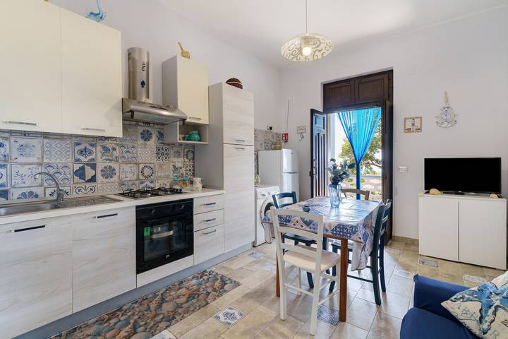 Villa Fascinosa mit Meerblick, privater Terrasse und WLAN in Spiaggia Isola delle Correnti, Portopalo di Capo Passero