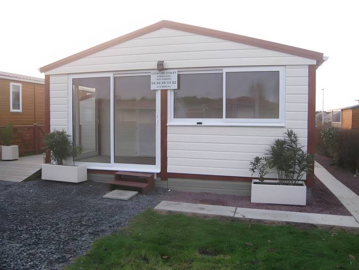 Chalet 'Hetanne 116' mit Pool, privater Terrasse und Wlan in Saint-Benoît-de-l'Aure, Bayeux und Umgebung