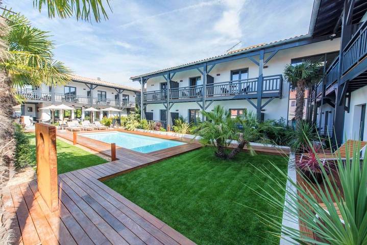 Hôtel pour 2 personnes, avec jardin ainsi que piscine et vue dans Plage De La Jetee Andernos Les Bains - 4