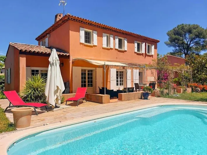 Chalet para 10 personas, con piscina y terraza - 1