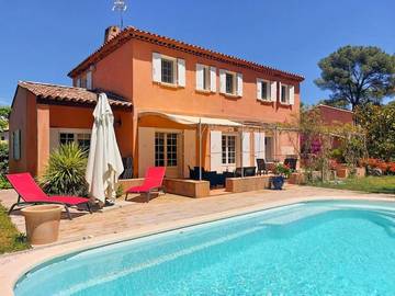 Gîte pour 10 personnes, avec terrasse et piscine dans Plage du Pin de Galle