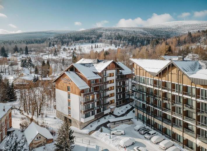 Apartament wakacyjny dla 2 osób, z basen i taras oraz jacuzzi i sauna, zwierzęta dozwolone w Świeradów-Zdrój