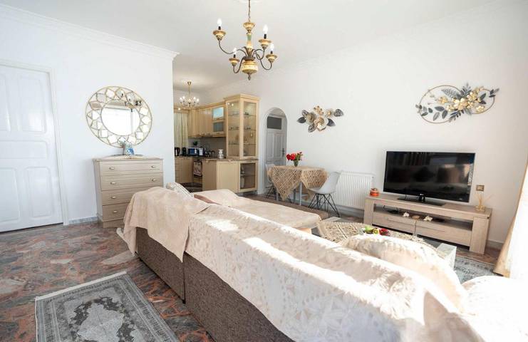 Appart’hôtel pour 5 personnes, avec Balcon et Terrasse ainsi que Jardin et Vue