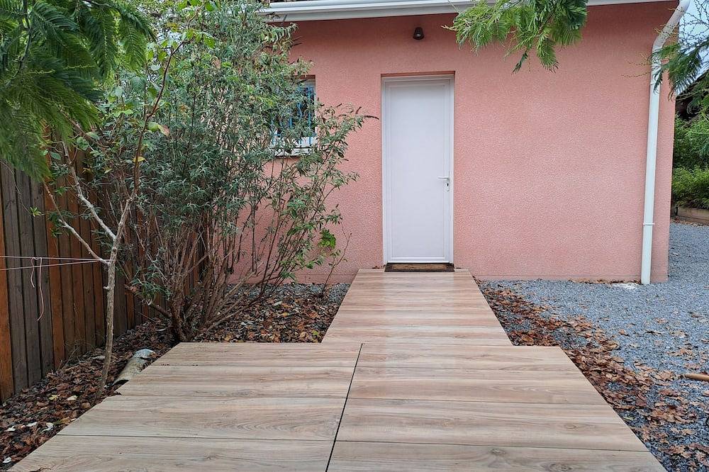 Entire apartment, Private studio at the gateway to the Bay of Arcachon in Le Barp, Arcachon region