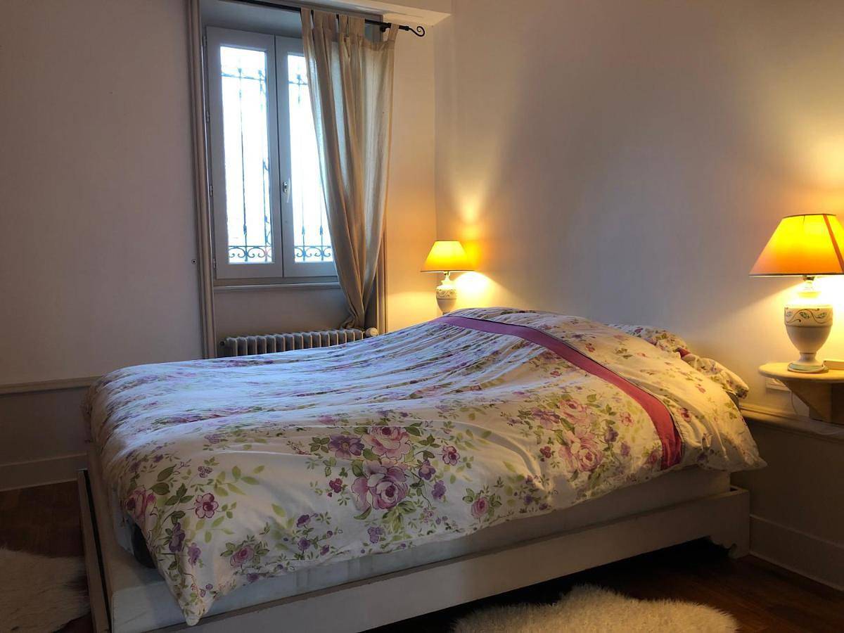 Double Room with Private Bathroom in Reventin-Vaugris, Région de Vienne