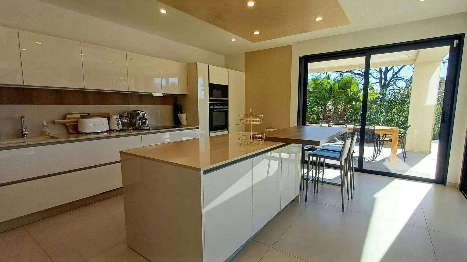 Villa en una finca privada cerca de Grasse in Opio (Alpes Marítimos), Region de Cannes