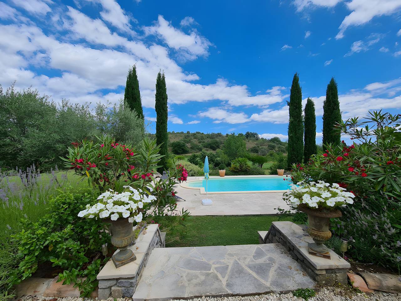 Maison de vacances « Gîte Sous La Tonnelle » au Mas du tilleul , grande piscine , terrasse privative in Courry, Parc national des Cévennes