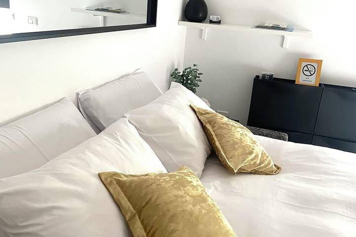 Appartamento intero, Un Nido In Valtellina con Bagno Privato e Giardinetto - Pulito e Luminoso! in Morbegno (Borgo), Morbegno