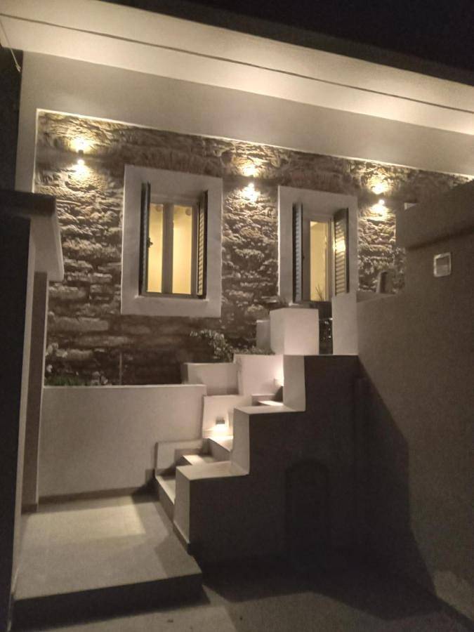 Location de vacances pour 2 personnes, avec vue et jardin dans Carystos - 4