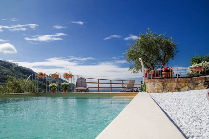 Rustico per 2 persone, con piscina e idromassaggio nonché giardino e sauna, adatto a famiglie con bambini - 1