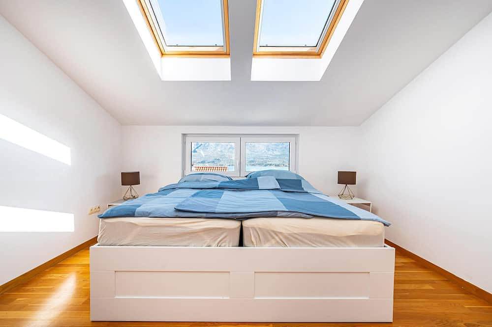 Awesome home in Vinjerac in Posedarje, Zadar