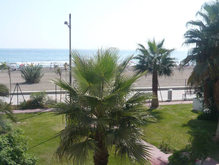 Ferienwohnung für 4 Personen, mit Balkon und Terrasse sowie Garten und Kinderpool in Torrox