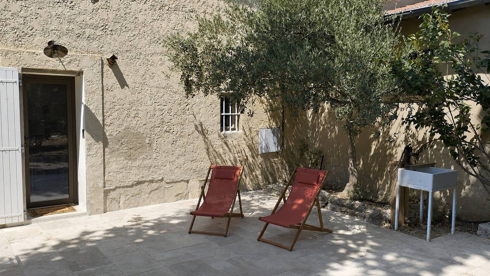 Cottage „Chez Brigîte“ mit privater Terrasse, Wlan und Klimaanlage in Châteaurenard, Arles und Umgebung