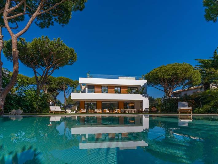 Villa voor 10 personen, with Uitzicht op zee and Terras as well as Zwembad in Roche
