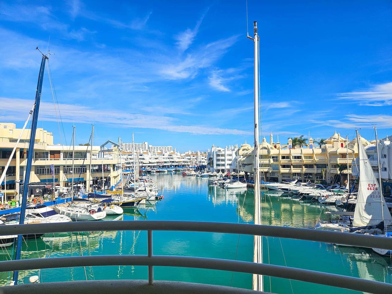 Entire apartment, Beachfront property in Benalmadena marina in Benalmádena Costa, Benalmádena
