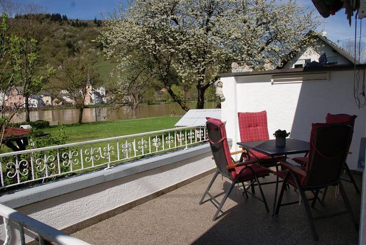 Ferienwohnung für 4 Personen, mit Terrasse und Garten sowie Ausblick
