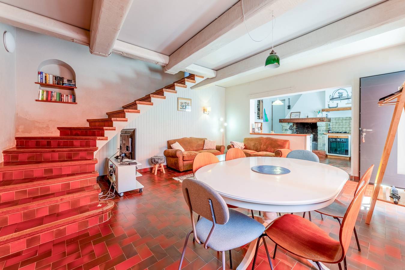 Ferienhaus 'Côté Cour' mit Gemeinschaftspool, privater Terrasse und Wlan in Rasteau, Vaucluse