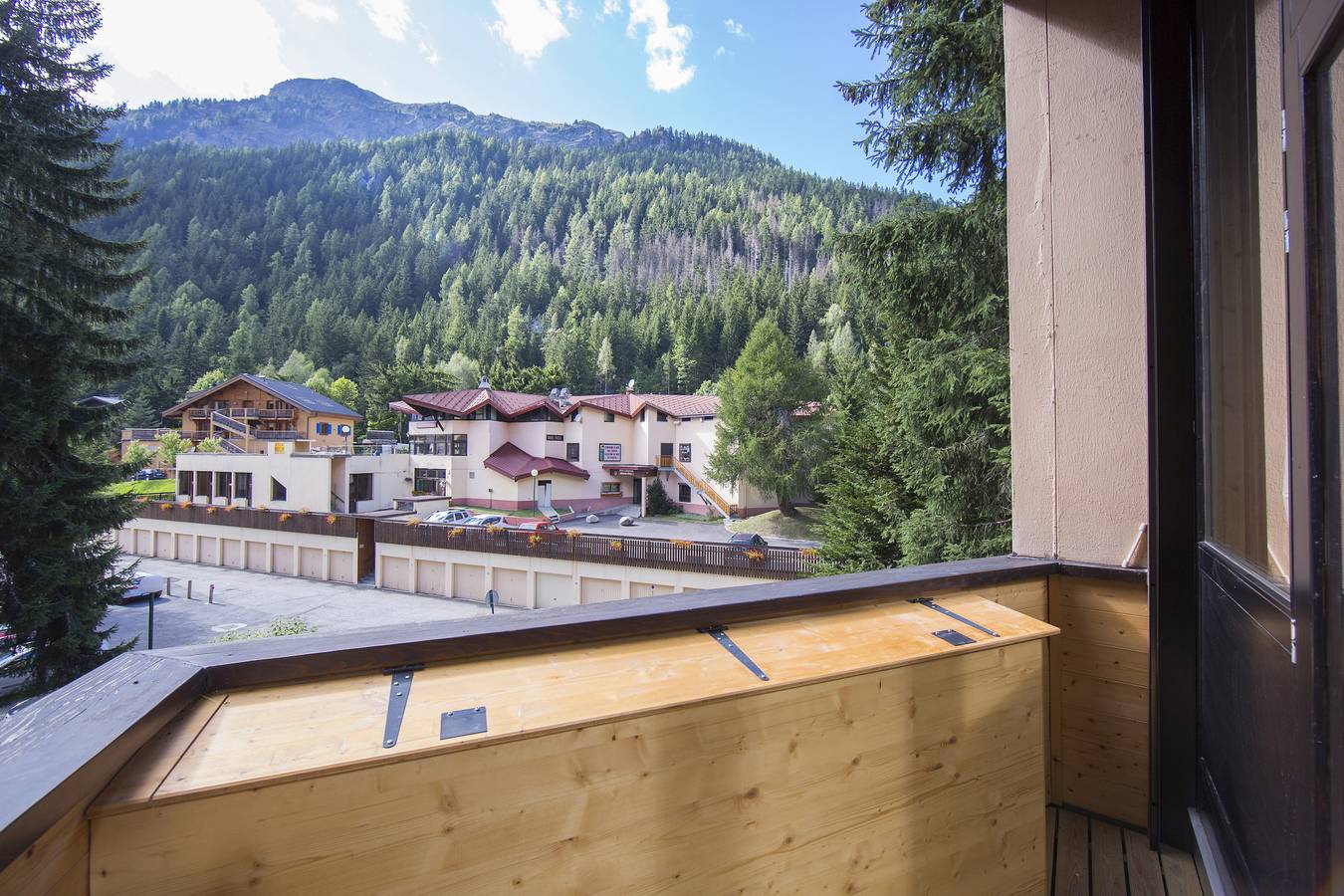 Entire apartment, Grand Roc B121 260m from Slopes, View & Parking in Argentière, Chamonix-Mont-Blanc