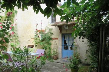 Gîte pour 3 personnes, avec jardin et terrasse à Mamers