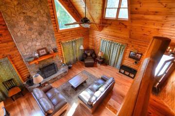 Log Cabin for 12 Guests in Fontana Lake, Graham County, Picture 2