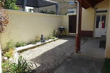 Gîte pour 4 personnes, avec terrasse et jardin à Villemoirieu