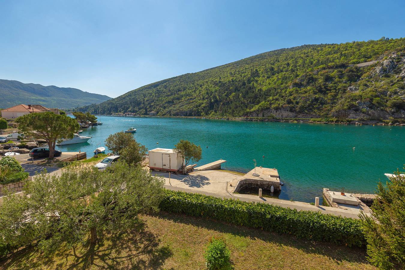 Ganze Wohnung, Ferienwohnung für 8 Personen mit Balkon in Mokosica, Dubrovnik-Neretva