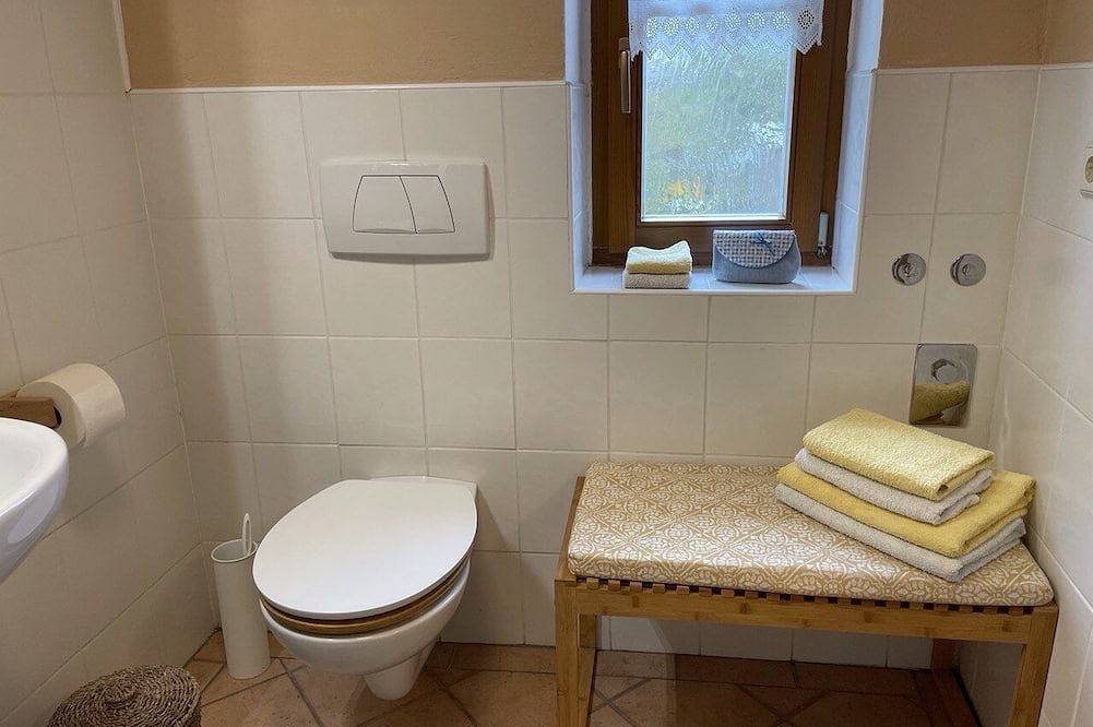 Ganze Wohnung, Gemütlich eingerichtete 36qm-Ferienwohnung in Berg (Oberfranken), Landkreis Hof