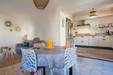 Location De Vacances pour 6 Personnes dans Ruoms, Ardèche, Photo 3