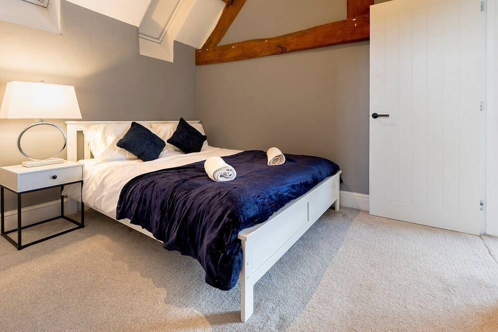 Swallow Fields Old Barn | Elegant Luxury Barn by Eason Stays in Warwickshire