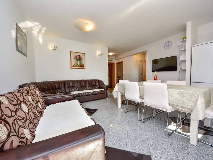 Ferienwohnung für 6 Personen, mit Terrasse und Garten in Bibinje - 4