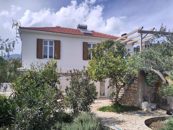 Villa pour 8 personnes, avec Balcon et Terrasse ainsi que Jardin et Piscine à Ithaque