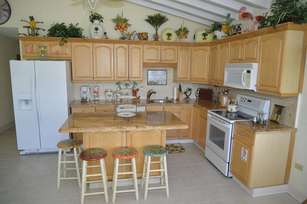 Duck Key, 2 Schlafzimmer / 2 Bäder mit 40 'Dock, Keine Dockage Gebühren, Trailer Lagerung Inkl. in Duck Key, Monroe County