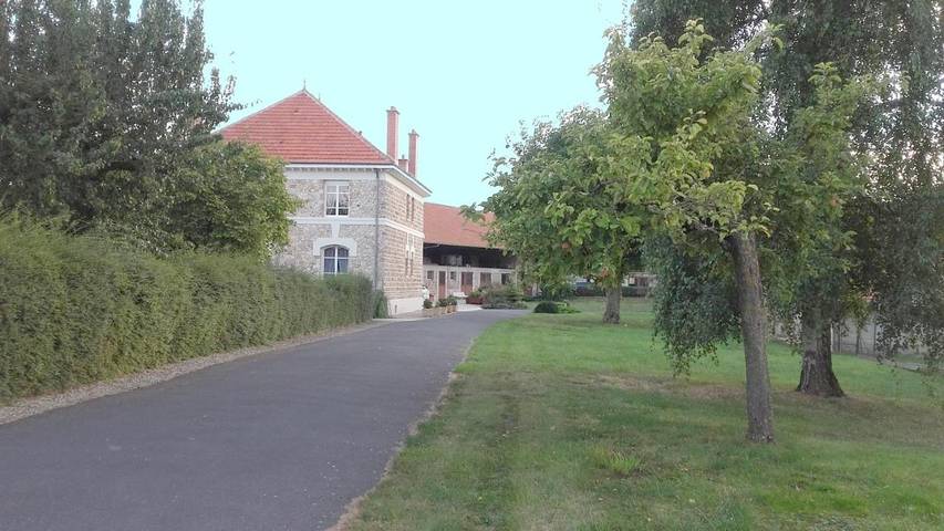 Gîte pour 4 personnes, avec vue et jardin dans Époye - 3