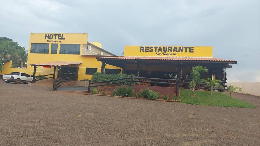 Hotel para 2 pessoas, com piscina e jardim - 1