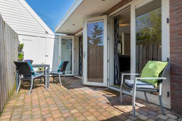 Ferienhaus für 4 Personen, mit Terrasse und Balkon/Terrasse in Domburg