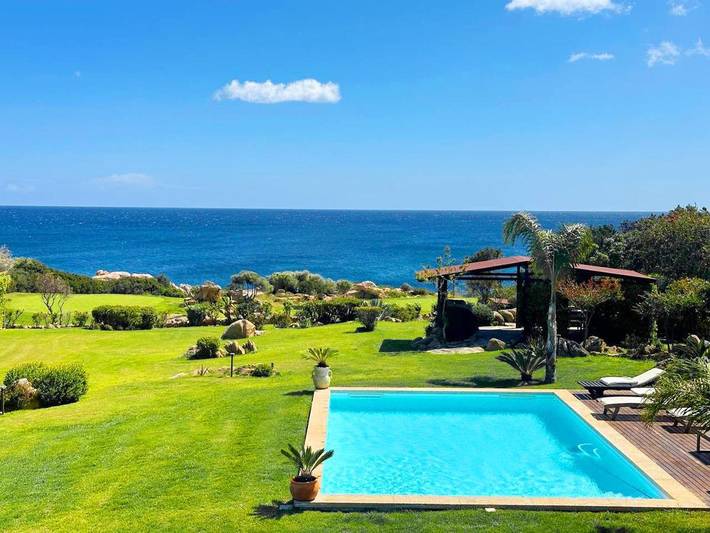 Villa per 10 persone, con Terrazza e Giardino nonché Piscina e Panorama a Puntaldia
