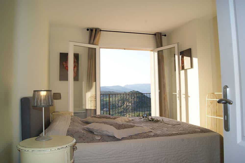 Luxurious supervilla with pool and fantastic views in Les Vans, Parc naturel régional des Monts d'Ardèche
