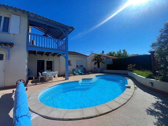 Location de vacances pour 6 personnes, avec jardin ainsi que terrasse et piscine à Meschers-sur-Gironde - 2