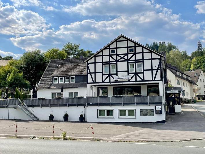 Ferienhaus für 20 Personen, mit Balkon und Terrasse sowie Garten und Sauna