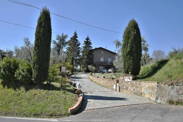 Appartamento per 2 persone, con Terrazza e Giardino nonché Panorama a Chianciano Terme