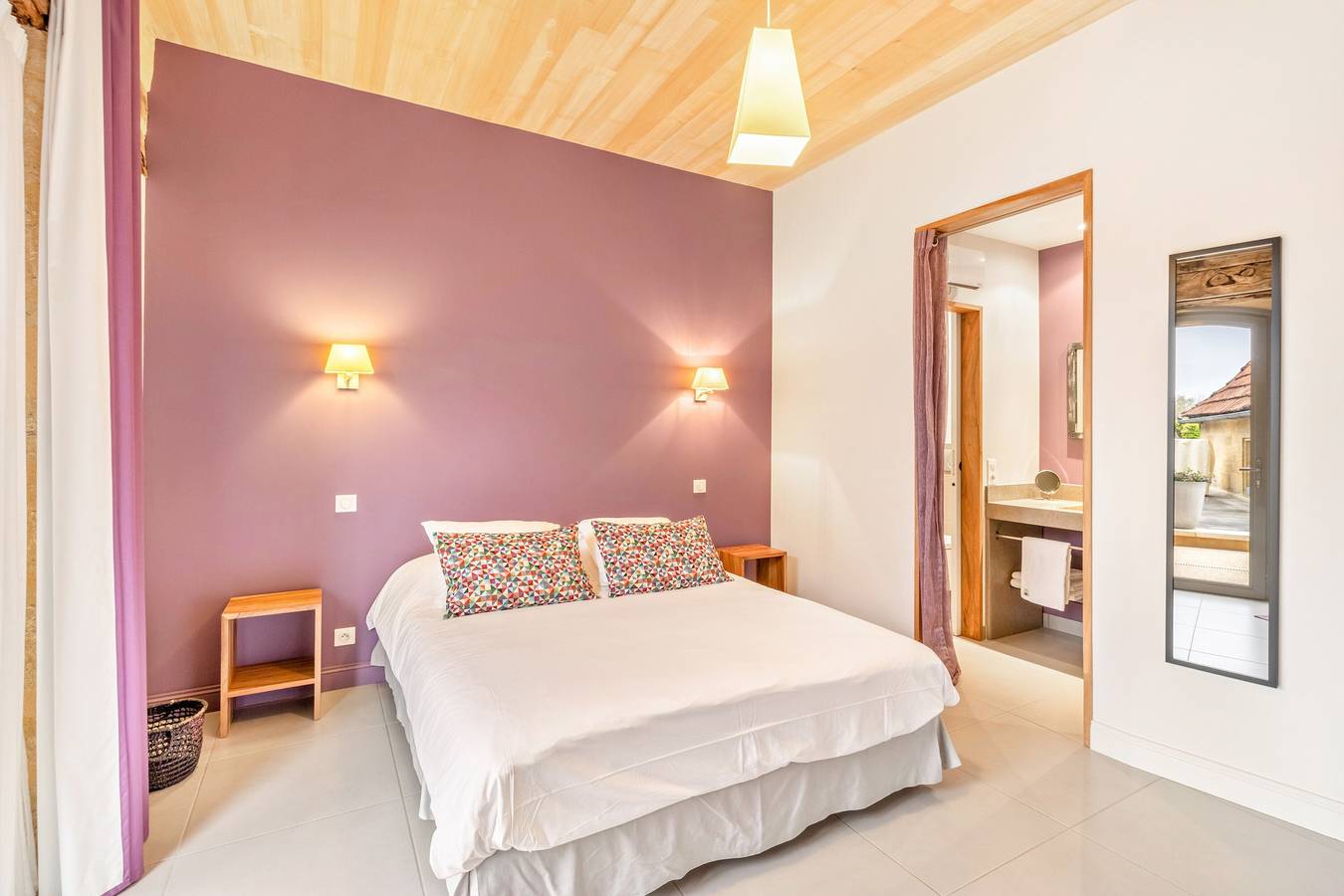 Chambre Lilas – Charme naturel et confort in Carsac-Aillac, Périgord Noir